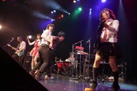 アーバンギャルドと藤井隆のセッションの様子。（Photo by yu-yukko）