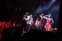 アーバンギャルドと藤井隆のセッションの様子。（Photo by yu-yukko）