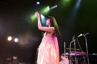 浜崎容子（Vo）（Photo by yu-yukko）