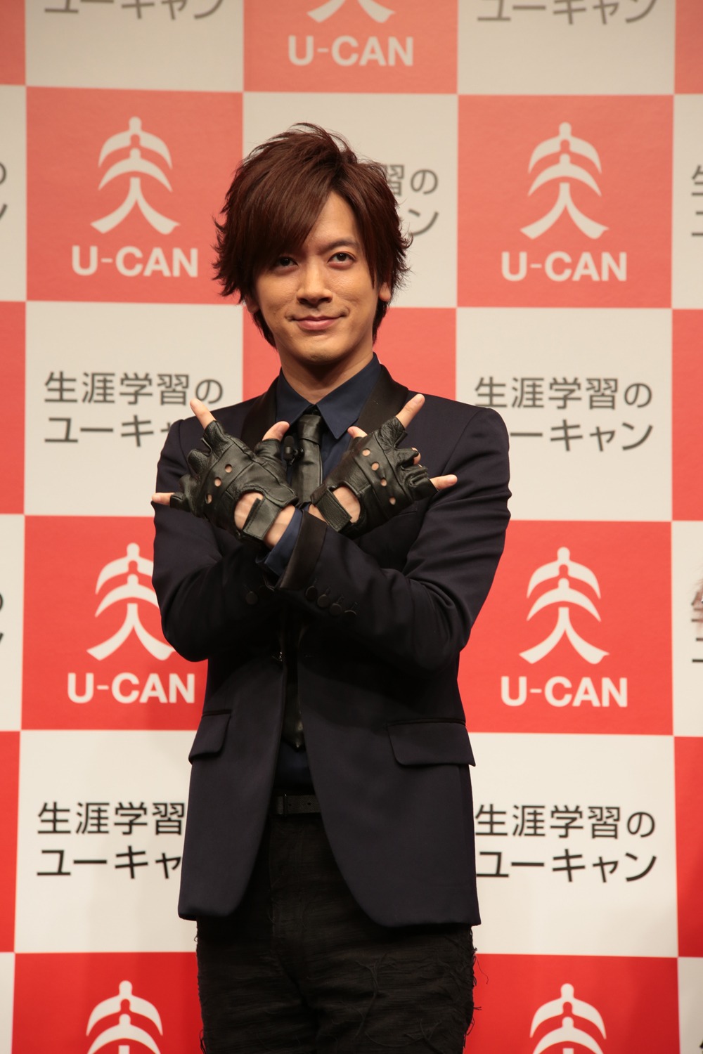 合格が発表され、ステージに登場したDAIGO。