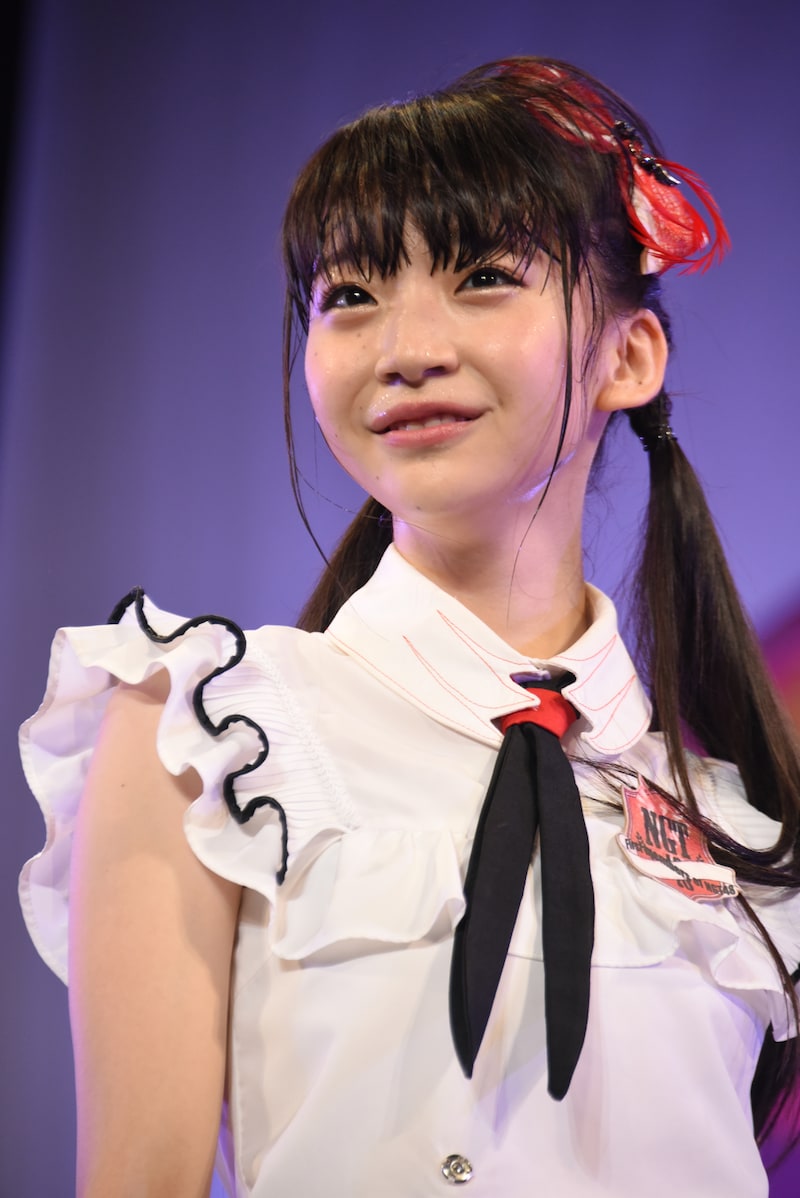 荻野由佳。2016年8月に行われた「TOKYO IDOL FESTIVAL2016」でのNGT48のライブの様子。