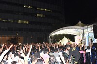 ベイビーレイズJAPANの「夜明けBrand New Days」の大サビ手前で観客から一斉に「イエッタイガー！」のコールが巻き起こるSMILE GARDEN。