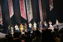 でんぱ組.incとゴスペラーズ。（写真提供：ディアステージ）