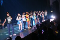 でんぱ組.incとゴスペラーズ。（写真提供：ディアステージ）