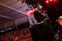 DJ和（写真提供：rockin'on japan）