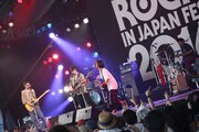 髭（写真提供：rockin'on japan）