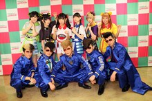 でんぱ組.incと氣志團。（写真提供：ディアステージ）