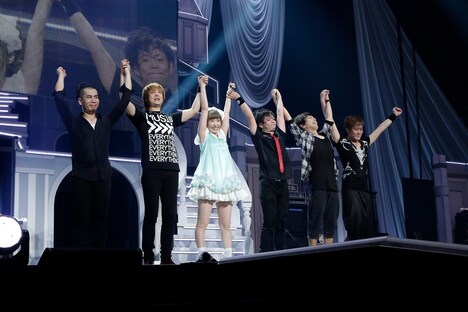 内田彩「AYA UCHIDA Complete LIVE ~COLORS~」の様子。(撮影:草刈雅之)