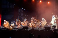 「桃神祭」の様子。 （Photo by HAJIME KAMIIISAKA+Z）