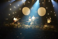 ふくろうずレコ発ライブ「だって、わたしたちエバーグリーンワンマン」の様子。（撮影：中島未来）