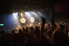 ふくろうずレコ発ライブ「だって、わたしたちエバーグリーンワンマン」の様子。（撮影：中島未来）