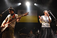 TWEEDEES「ショウほど素敵な商売はない vol.2」の様子。