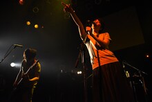 TWEEDEES「ショウほど素敵な商売はない vol.2」の様子。