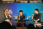 「blue art bar」トークショーの様子。
