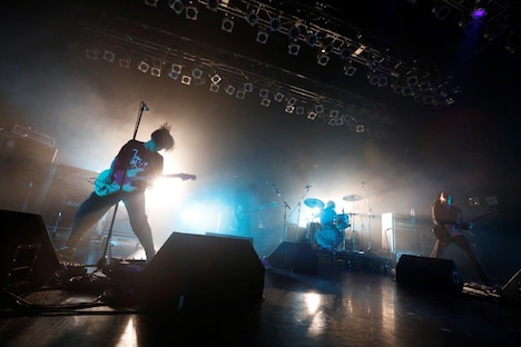 THE NOVEMBERS（撮影：岡田貴之）