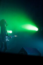 ケンゴマツモト（G / THE NOVEMBERS）（撮影：岡田貴之）