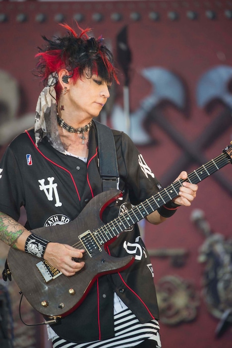 K.A.Z（Photo by Kazuko Tanaka / Hideaki Imamoto）