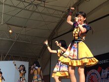 「いつか私たちも超（スーパー）に！伸び白埋めてもよかよかツアー」福岡・かしいかえん シルバニアガーデン公演の様子。（写真提供：ビクターエンタテインメント）