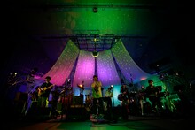 ceroワンマンライブ「Outdoors」日比谷野外大音楽堂公演の様子。