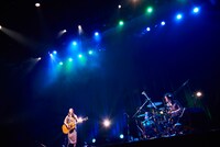 片平里菜「ねえだってこんな世の中だしせめてふたりは上手くやっていこう」東京・恵比寿ザ・ガーデンホール公演の様子。（撮影：神藤剛）