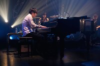 澤野弘之（写真提供：ソニー・ミュージックレーベルズ）