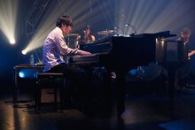 澤野弘之（写真提供：ソニー・ミュージックレーベルズ）