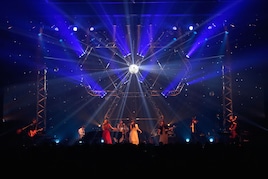 澤野弘之が歌姫3人と魅せた「ガンダムUC」ライブ