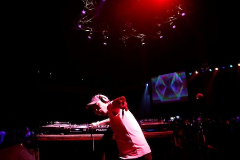 石野卓球（撮影：岡田貴之）