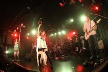 杏子＆UNDER NORTH CLUB BAND（撮影：岩佐篤樹）