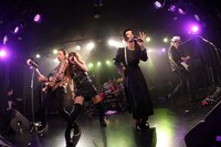 左からエンリケ、杏子、リンダ、いまみちともたか。（撮影：岩佐篤樹）