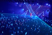 「summer tour 2016 -ビー玉の中の宇宙の旅-」最終公演の様子。 （撮影：新澤和久）