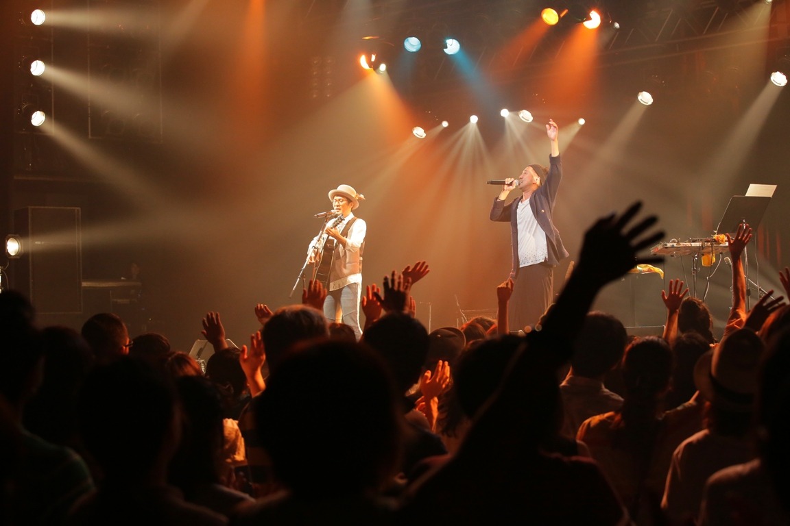 カサリンチュ「カサリズム3」東京・TSUTAYA O-EAST公演の様子。（写真提供：EPICレコードジャパン）
