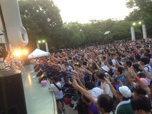 「LYRICAL SCHOOL ONE MAN LIVE "SUMMER FOUNDATION" 2016 ＠ 代々木公園野外ステージ（代々木音楽祭）」の様子。