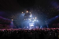 内田彩「AYA UCHIDA Complete LIVE ～COLORS～」の様子。（撮影：草刈雅之）