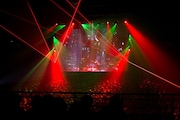 amazarashi「amazarashi Live Tour 2016 世界分岐二〇一六」の様子。(写真提供:ソニー・ミュージックアソシエイテッドレコーズ)