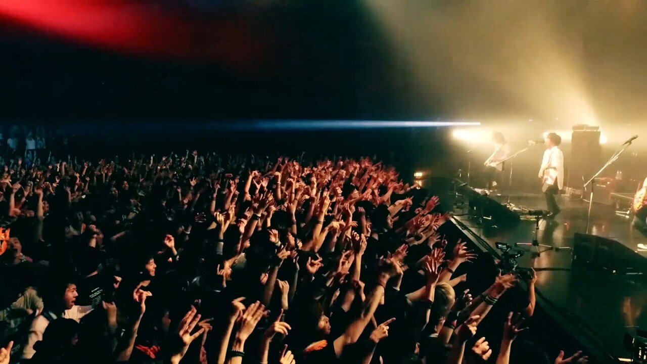 「one-Me Tour "DEEP/SEEK" at STUDIO COAST」より、「踊るマネキン、唄う阿呆」演奏中のワンシーン。