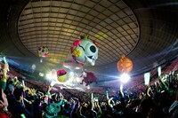 ももいろクローバーZの埼玉・西武プリンスドーム公演の様子。（Photo by HAJIME KAMIIISAKA+Z）