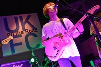 橋本薫（Vo, G / Helsinki Lambda Club）（撮影：古溪一道）