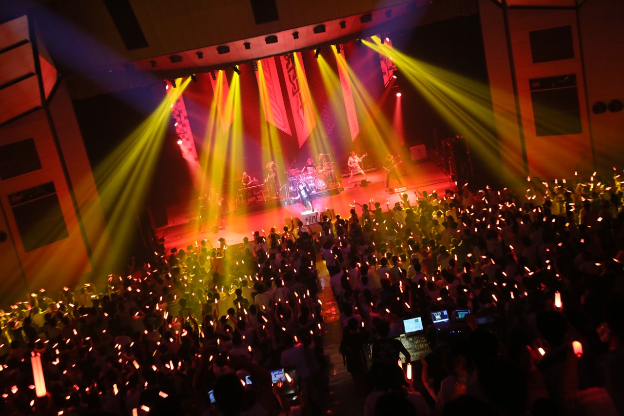 T.M.Revolutionのライブの様子。（写真提供：ディアステージ）