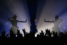 BABYMETAL「APOCRYPHA - THE WHITE MASS -」東京・Zepp Tokyo公演2日目の様子。（Photo by Taku Fujii）