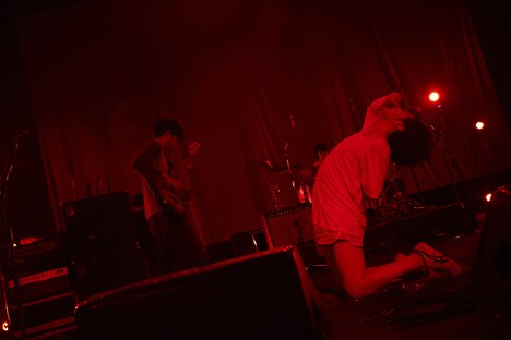 銀杏BOYZ 特別公演「東京の銀杏好きの集まり」の様子。（撮影：村井香）