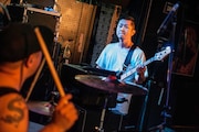 Tomohiro(B)(写真提供:アイビーレコード)