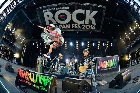 WANIMA（写真提供：rockin'on japan）