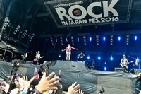 ゴールデンボンバー（写真提供：rockin'on japan）