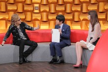 左から石井竜也、バカリズム、マギー。(c)日本テレビ
