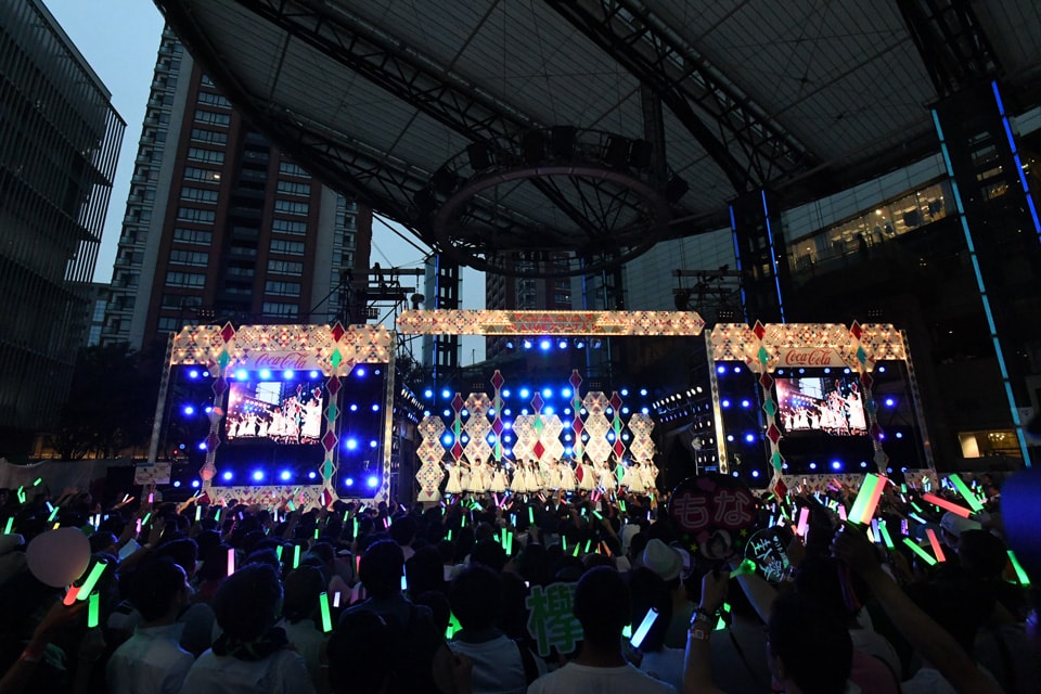 欅坂46、結成1周年前夜の“けやき坂”ライブで語った2年目への決意