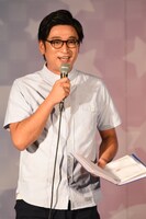 司会の森ハヤシ。