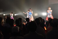 ゆるめるモ！によるライブの様子。