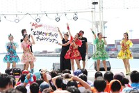 「ときめき▽宣伝部のときめき▽夏のびっちょりファイブ!!」大阪・大阪南港ATC公演の様子。（撮影：マキノタカヒコ）