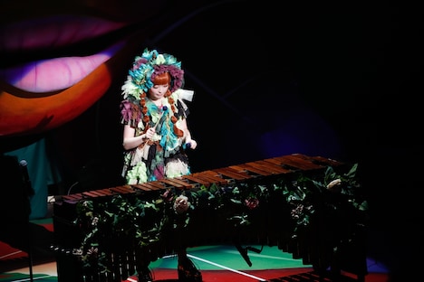 きゃりーぱみゅぱみゅ「KPP 5iVE YEARS MONSTER WORLD TOUR 2016 in Tokyo」の様子。